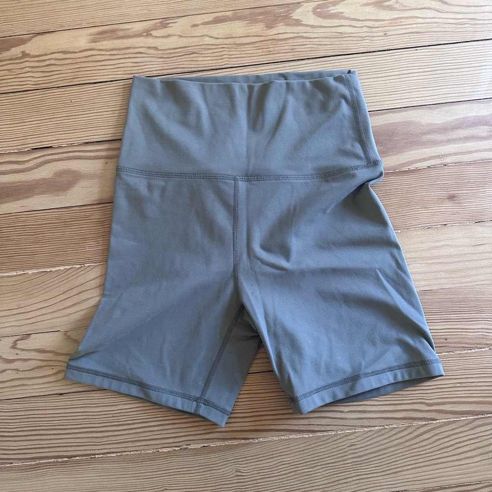 SET Active Women's Greige Bike Shorts Luxforn